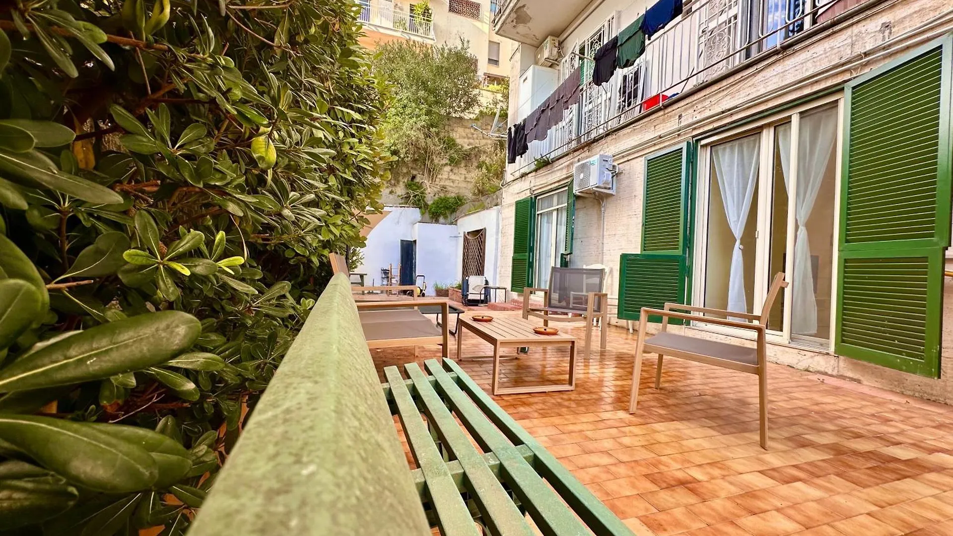Life In Naples Apartment 0*,