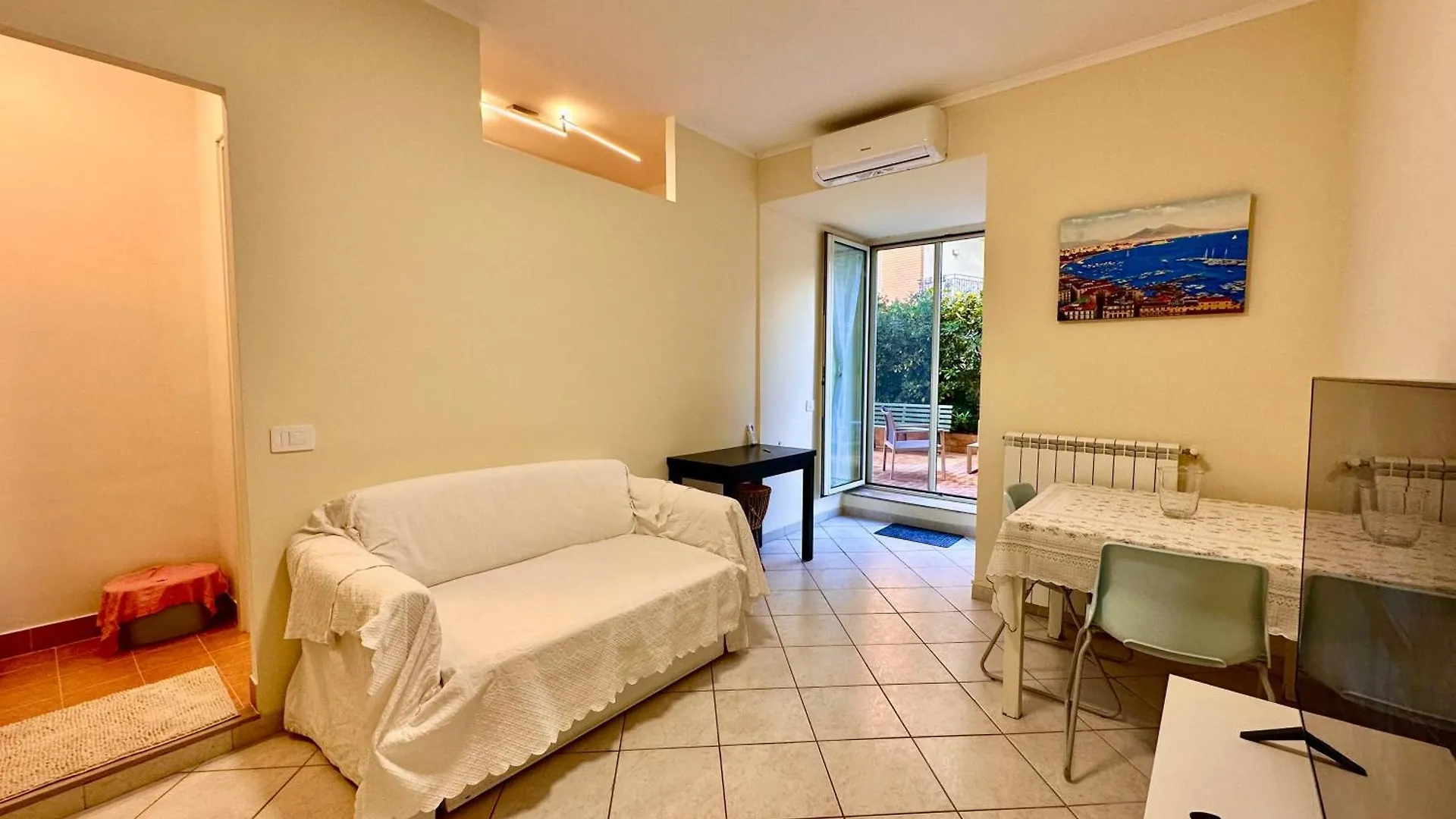 Life In Naples Apartment 0*,